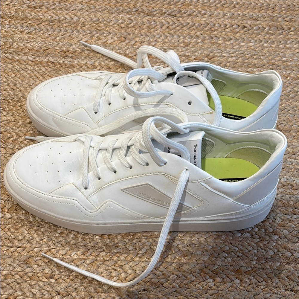 MEN’S WHITE SNEAKERS, EXCELLENT CONDITION